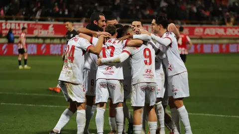 Una Cultural heroica cae en la prórroga ante el Athletic y se despide de la Copa con honor. El equipo de Ziganda firma una noche inolvidable en el Reino de León y obliga al Athletic a sudar hasta el último minuto (3-4) en los octavos de final. Fotos: Isaac Llamazares