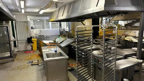 Seis días después del suceso, Heraldo de León accede a las primeras imágenes del área afectada, que muestran un destrozo de grandes dimensiones en un servicio que los trabajadores califican de “saturado” y con “maquinaria obsoleta”. Fotos: Heraldo de León