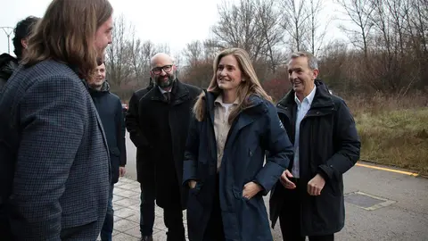La vicepresidenta tercera del Gobierno y ministra para la Transición Ecológica y el Reto Demográfico, Sara Aagesen, visita el proyecto La Robla Green acompañada por el subdelegado del Gobierno Héctor Alaiz y el presidente de la Diputación, Gerardo Álvarez Courel. Foto: Peio García