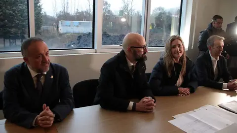 La vicepresidenta tercera del Gobierno y ministra para la Transición Ecológica y el Reto Demográfico, Sara Aagesen, visita el proyecto La Robla Green acompañada por el subdelegado del Gobierno Héctor Alaiz y el presidente de la Diputación, Gerardo Álvarez Courel. Foto: Peio García