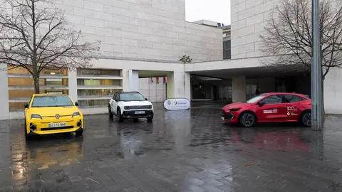 El periódico digital Heraldo de León reivindicó este jueves “el periodismo comprometido” durante la gala de celebración de su primer aniversario, para cuya conmemoración se procedió a la entrega de los I Premios Compromiso, con los que reconoció a personas e instituciones “referentes” en la provincia. El Auditorio Ciudad de León fue el lugar elegido para celebrar la gala que reunió a una nutrida representación de la sociedad leonesa con más de 400 invitados que llenaron el auditorio Ciudad de León y no quisieron perderse la celebración del primer año de vida de un medio que, tal y como se subrayó durante el evento, “nace y crece desde un propósito, una incuestionable vocación de servicio y un comprometido compromiso con la sociedad”. Fotos: cara A cara