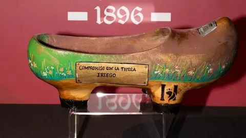 El periódico digital Heraldo de León reivindicó este jueves “el periodismo comprometido” durante la gala de celebración de su primer aniversario, para cuya conmemoración se procedió a la entrega de los I Premios Compromiso, con los que reconoció a personas e instituciones “referentes” en la provincia. El Auditorio Ciudad de León fue el lugar elegido para celebrar la gala que reunió a una nutrida representación de la sociedad leonesa con más de 400 invitados que llenaron el auditorio Ciudad de León y no quisieron perderse la celebración del primer año de vida de un medio que, tal y como se subrayó durante el evento, “nace y crece desde un propósito, una incuestionable vocación de servicio y un comprometido compromiso con la sociedad”. Fotos: cara A cara