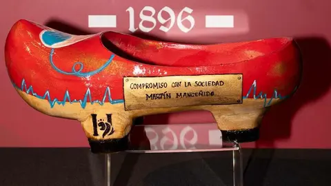 El periódico digital Heraldo de León reivindicó este jueves “el periodismo comprometido” durante la gala de celebración de su primer aniversario, para cuya conmemoración se procedió a la entrega de los I Premios Compromiso, con los que reconoció a personas e instituciones “referentes” en la provincia. El Auditorio Ciudad de León fue el lugar elegido para celebrar la gala que reunió a una nutrida representación de la sociedad leonesa con más de 400 invitados que llenaron el auditorio Ciudad de León y no quisieron perderse la celebración del primer año de vida de un medio que, tal y como se subrayó durante el evento, “nace y crece desde un propósito, una incuestionable vocación de servicio y un comprometido compromiso con la sociedad”. Fotos: cara A cara