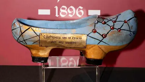 El periódico digital Heraldo de León reivindicó este jueves “el periodismo comprometido” durante la gala de celebración de su primer aniversario, para cuya conmemoración se procedió a la entrega de los I Premios Compromiso, con los que reconoció a personas e instituciones “referentes” en la provincia. El Auditorio Ciudad de León fue el lugar elegido para celebrar la gala que reunió a una nutrida representación de la sociedad leonesa con más de 400 invitados que llenaron el auditorio Ciudad de León y no quisieron perderse la celebración del primer año de vida de un medio que, tal y como se subrayó durante el evento, “nace y crece desde un propósito, una incuestionable vocación de servicio y un comprometido compromiso con la sociedad”. Fotos: cara A cara