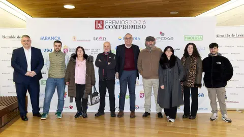 El periódico digital Heraldo de León reivindicó este jueves “el periodismo comprometido” durante la gala de celebración de su primer aniversario, para cuya conmemoración se procedió a la entrega de los I Premios Compromiso, con los que reconoció a personas e instituciones “referentes” en la provincia. El Auditorio Ciudad de León fue el lugar elegido para celebrar la gala que reunió a una nutrida representación de la sociedad leonesa con más de 400 invitados que llenaron el auditorio Ciudad de León y no quisieron perderse la celebración del primer año de vida de un medio que, tal y como se subrayó durante el evento, “nace y crece desde un propósito, una incuestionable vocación de servicio y un comprometido compromiso con la sociedad”. Fotos: cara A cara