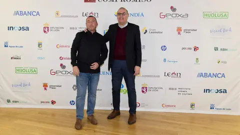 El periódico digital Heraldo de León reivindicó este jueves “el periodismo comprometido” durante la gala de celebración de su primer aniversario, para cuya conmemoración se procedió a la entrega de los I Premios Compromiso, con los que reconoció a personas e instituciones “referentes” en la provincia. El Auditorio Ciudad de León fue el lugar elegido para celebrar la gala que reunió a una nutrida representación de la sociedad leonesa con más de 400 invitados que llenaron el auditorio Ciudad de León y no quisieron perderse la celebración del primer año de vida de un medio que, tal y como se subrayó durante el evento, “nace y crece desde un propósito, una incuestionable vocación de servicio y un comprometido compromiso con la sociedad”. Fotos: cara A cara