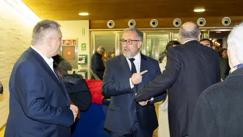 El periódico digital Heraldo de León reivindicó este jueves “el periodismo comprometido” durante la gala de celebración de su primer aniversario, para cuya conmemoración se procedió a la entrega de los I Premios Compromiso, con los que reconoció a personas e instituciones “referentes” en la provincia. El Auditorio Ciudad de León fue el lugar elegido para celebrar la gala que reunió a una nutrida representación de la sociedad leonesa con más de 400 invitados que llenaron el auditorio Ciudad de León y no quisieron perderse la celebración del primer año de vida de un medio que, tal y como se subrayó durante el evento, “nace y crece desde un propósito, una incuestionable vocación de servicio y un comprometido compromiso con la sociedad”. Fotos: cara A cara