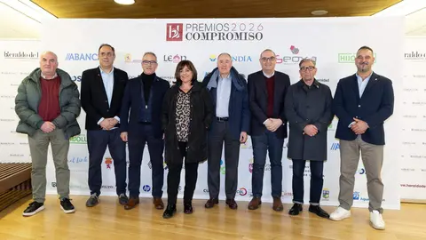 El periódico digital Heraldo de León reivindicó este jueves “el periodismo comprometido” durante la gala de celebración de su primer aniversario, para cuya conmemoración se procedió a la entrega de los I Premios Compromiso, con los que reconoció a personas e instituciones “referentes” en la provincia. El Auditorio Ciudad de León fue el lugar elegido para celebrar la gala que reunió a una nutrida representación de la sociedad leonesa con más de 400 invitados que llenaron el auditorio Ciudad de León y no quisieron perderse la celebración del primer año de vida de un medio que, tal y como se subrayó durante el evento, “nace y crece desde un propósito, una incuestionable vocación de servicio y un comprometido compromiso con la sociedad”. Fotos: cara A cara