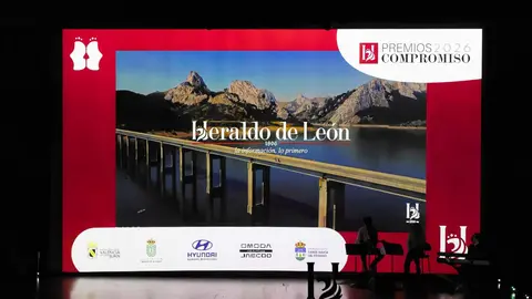 El periódico digital Heraldo de León reivindicó este jueves “el periodismo comprometido” durante la gala de celebración de su primer aniversario, para cuya conmemoración se procedió a la entrega de los I Premios Compromiso, con los que reconoció a personas e instituciones “referentes” en la provincia. Fotos: cara A cara