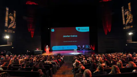 El periódico digital Heraldo de León reivindicó este jueves “el periodismo comprometido” durante la gala de celebración de su primer aniversario, para cuya conmemoración se procedió a la entrega de los I Premios Compromiso, con los que reconoció a personas e instituciones “referentes” en la provincia. Fotos: cara A cara