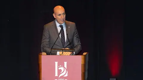 El periódico digital Heraldo de León reivindicó este jueves “el periodismo comprometido” durante la gala de celebración de su primer aniversario, para cuya conmemoración se procedió a la entrega de los I Premios Compromiso, con los que reconoció a personas e instituciones “referentes” en la provincia. Fotos: cara A cara