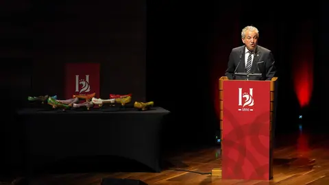 El periódico digital Heraldo de León reivindicó este jueves “el periodismo comprometido” durante la gala de celebración de su primer aniversario, para cuya conmemoración se procedió a la entrega de los I Premios Compromiso, con los que reconoció a personas e instituciones “referentes” en la provincia. Fotos: cara A cara