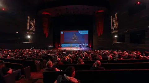 El periódico digital Heraldo de León reivindicó este jueves “el periodismo comprometido” durante la gala de celebración de su primer aniversario, para cuya conmemoración se procedió a la entrega de los I Premios Compromiso, con los que reconoció a personas e instituciones “referentes” en la provincia. Fotos: cara A cara