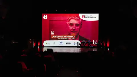 El periódico digital Heraldo de León reivindicó este jueves “el periodismo comprometido” durante la gala de celebración de su primer aniversario, para cuya conmemoración se procedió a la entrega de los I Premios Compromiso, con los que reconoció a personas e instituciones “referentes” en la provincia. Fotos: cara A cara