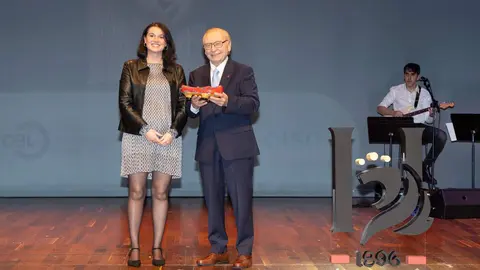 El periódico digital Heraldo de León reivindicó este jueves “el periodismo comprometido” durante la gala de celebración de su primer aniversario, para cuya conmemoración se procedió a la entrega de los I Premios Compromiso, con los que reconoció a personas e instituciones “referentes” en la provincia. Fotos: cara A cara