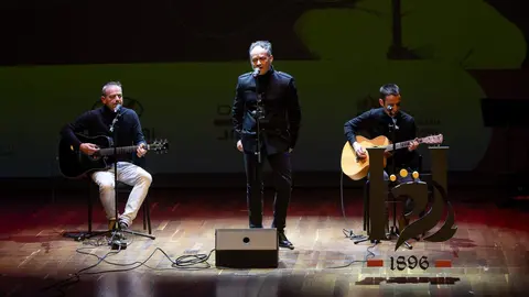 El periódico digital Heraldo de León reivindicó este jueves “el periodismo comprometido” durante la gala de celebración de su primer aniversario, para cuya conmemoración se procedió a la entrega de los I Premios Compromiso, con los que reconoció a personas e instituciones “referentes” en la provincia. Fotos: cara A cara