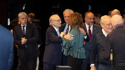 El periódico digital Heraldo de León reivindicó este jueves “el periodismo comprometido” durante la gala de celebración de su primer aniversario, para cuya conmemoración se procedió a la entrega de los I Premios Compromiso, con los que reconoció a personas e instituciones “referentes” en la provincia. Fotos: cara A cara