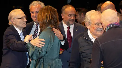 El periódico digital Heraldo de León reivindicó este jueves “el periodismo comprometido” durante la gala de celebración de su primer aniversario, para cuya conmemoración se procedió a la entrega de los I Premios Compromiso, con los que reconoció a personas e instituciones “referentes” en la provincia. Fotos: cara A cara