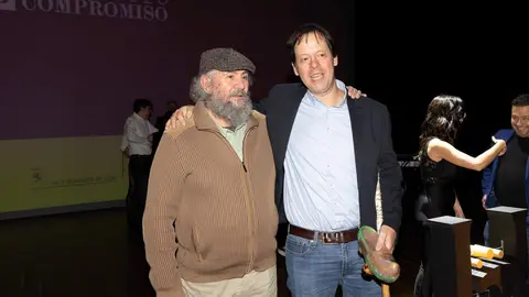 El periódico digital Heraldo de León reivindicó este jueves “el periodismo comprometido” durante la gala de celebración de su primer aniversario, para cuya conmemoración se procedió a la entrega de los I Premios Compromiso, con los que reconoció a personas e instituciones “referentes” en la provincia. Fotos: cara A cara