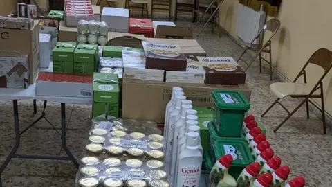 Entrega solidaria de comida de Angustias y Soledad al barrio de Santa Ana.