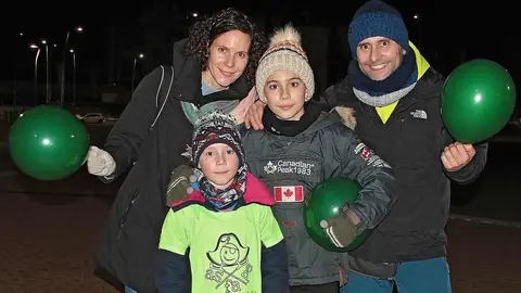 Sergio Liébana, rodeado de amigos y familiares. Foto: Peio García
