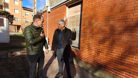 Diego visita los nuevos centros de Innovacion Rural y deportivo en Villaquejida. Foto: JCyL.