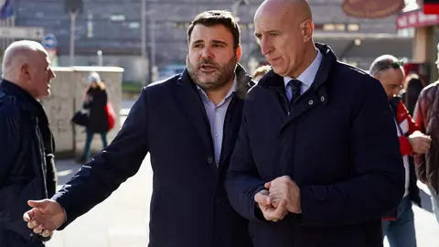 El alcalde de León, José Antonio Diez, presenta los nuevos puntos limpios de proximidad. Foto: Campillo.