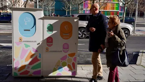 El alcalde de León, José Antonio Diez, presenta los nuevos puntos limpios de proximidad. Foto: Campillo.