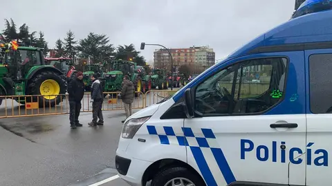 La Plataforma de Defensa del Campo Leonés (Decaleón) convoca una tractorada en contra de Mercosur, los recortes de la PAC y la competencia desleal. Foto: A.F.Reca