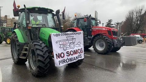 La Plataforma de Defensa del Campo Leonés (Decaleón) convoca una tractorada en contra de Mercosur, los recortes de la PAC y la competencia desleal. Foto: A.F.Reca