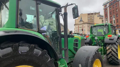 La Plataforma de Defensa del Campo Leonés (Decaleón) convoca una tractorada en contra de Mercosur, los recortes de la PAC y la competencia desleal. Foto: A.F.Reca