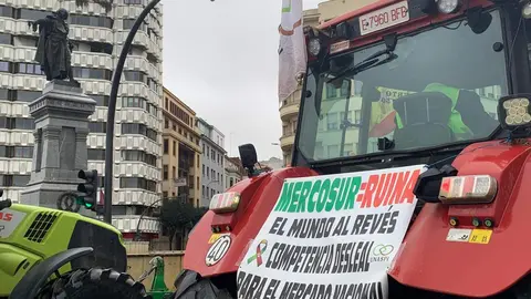 La Plataforma de Defensa del Campo Leonés (Decaleón) convoca una tractorada en contra de Mercosur, los recortes de la PAC y la competencia desleal. Foto: A.F.Reca