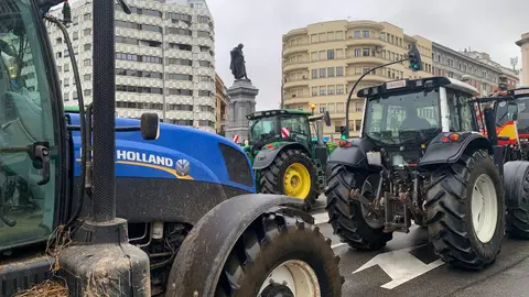 La Plataforma de Defensa del Campo Leonés (Decaleón) convoca una tractorada en contra de Mercosur, los recortes de la PAC y la competencia desleal. Foto: A.F.Reca