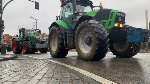 La Plataforma de Defensa del Campo Leonés (Decaleón) convoca una tractorada en contra de Mercosur, los recortes de la PAC y la competencia desleal. Foto: A.F.Reca