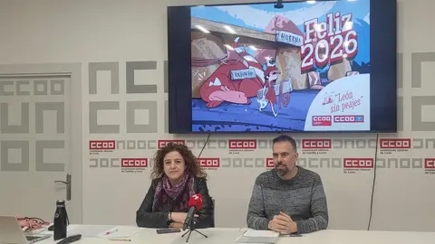 Los secretarios generales de Comisiones Obreras León y Asturias, Elena Blasco y José Manuel Zapico, presentan la campaña contra los peajes en la autopista del Huerna.