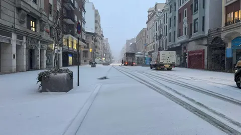 Nieve en el centro de la ciudad.