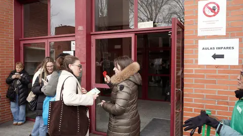 Examen de aspirantes para las plazas de Formación Sanitaria Especializada en las titulaciones de Medicina, Enfermería, Farmacia, Psicología, Biología, Física y Química. Foto: Rubén Cacho.
