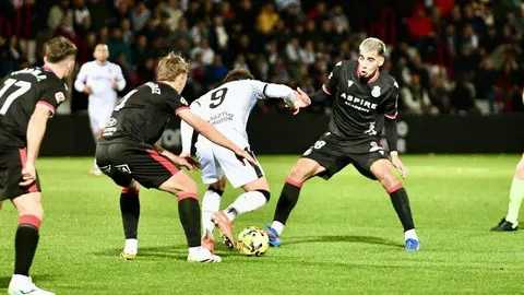 El equipo de Ziganda cae tras adelantarse en el marcador y encaja una derrota dolorosa en un partido marcado por la fragilidad defensiva y la falta de pólvora en el área rival.