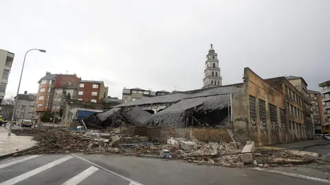 Derrumbe del garaje Garnelo en Ponferrada. Foto: César Sánchez.