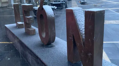 Nieve en la Catedral de la capital leonesa. Foto: A.F.R.