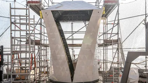 El vidrio fabricado por Tvitec será el gran protagonista visual del mirador de la Sagrada Familia de Barcelona, situado a más de 170 metros de altura, y desde el que se podrá contemplar la ciudad. Las obras del espectacular templo diseñado por Antonio Gaudí están a punto de culminar. Foto: Sagrada Familia.