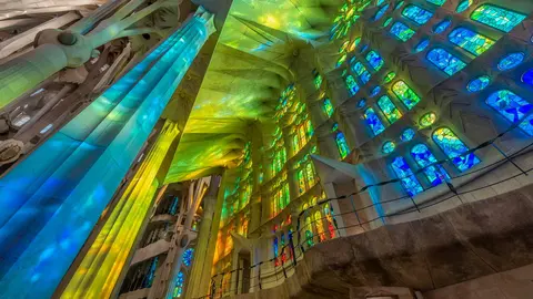 El vidrio fabricado por Tvitec será el gran protagonista visual del mirador de la Sagrada Familia de Barcelona, situado a más de 170 metros de altura, y desde el que se podrá contemplar la ciudad. Las obras del espectacular templo diseñado por Antonio Gaudí están a punto de culminar. Foto: Sagrada Familia.