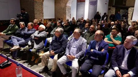 El presidente provincial del Partido Popular de León, Juan Carlos Suárez-Quiñones, presenta a la nueva cabeza de lista a las Cortes por León, Maria José Álvarez, y mantiene un encuentro con alcaldes, portavoces y simpatizantes acompañado por el consejero de Sanidad, Alejandro Vázquez. Foto: Campillo