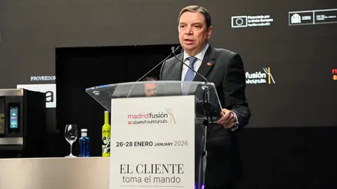 El chef José Gordón, al frente del restaurante El Capricho, en Jiménez de Jamuz, ha recibido en Madrid el Premio Alimentos de España a la Defensa del Producto, concedido por el Ministerio de Agricultura, Pesca y Alimentación.