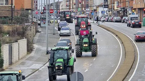 La protesta del campo leonés contra los acuerdos comerciales entre la Unión Europea y los países del Mercosur ya ha alcanzado León capital. Fotos: Carlos Calvo