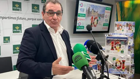 Caja Rural sortea, ante notario, las pagas extra de la campaña de navidad desarrollada en el comercio de León. Foto: Peio García