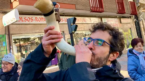 Este sábado se produjo un nuevo corte reivindicativo de Padre Isla el por futuro de Feve en León. Foto: Peio García.