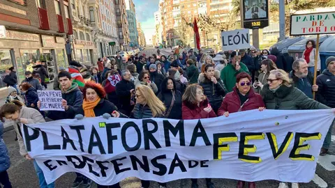 Este sábado se produjo un nuevo corte reivindicativo de Padre Isla el por futuro de Feve en León. Foto: Peio García.