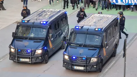 Aficionados del Deportivo, este sábado, en el corteo rumbo al Reino de León.