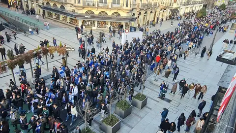 Aficionados del Deportivo, este sábado, en el corteo rumbo al Reino de León.